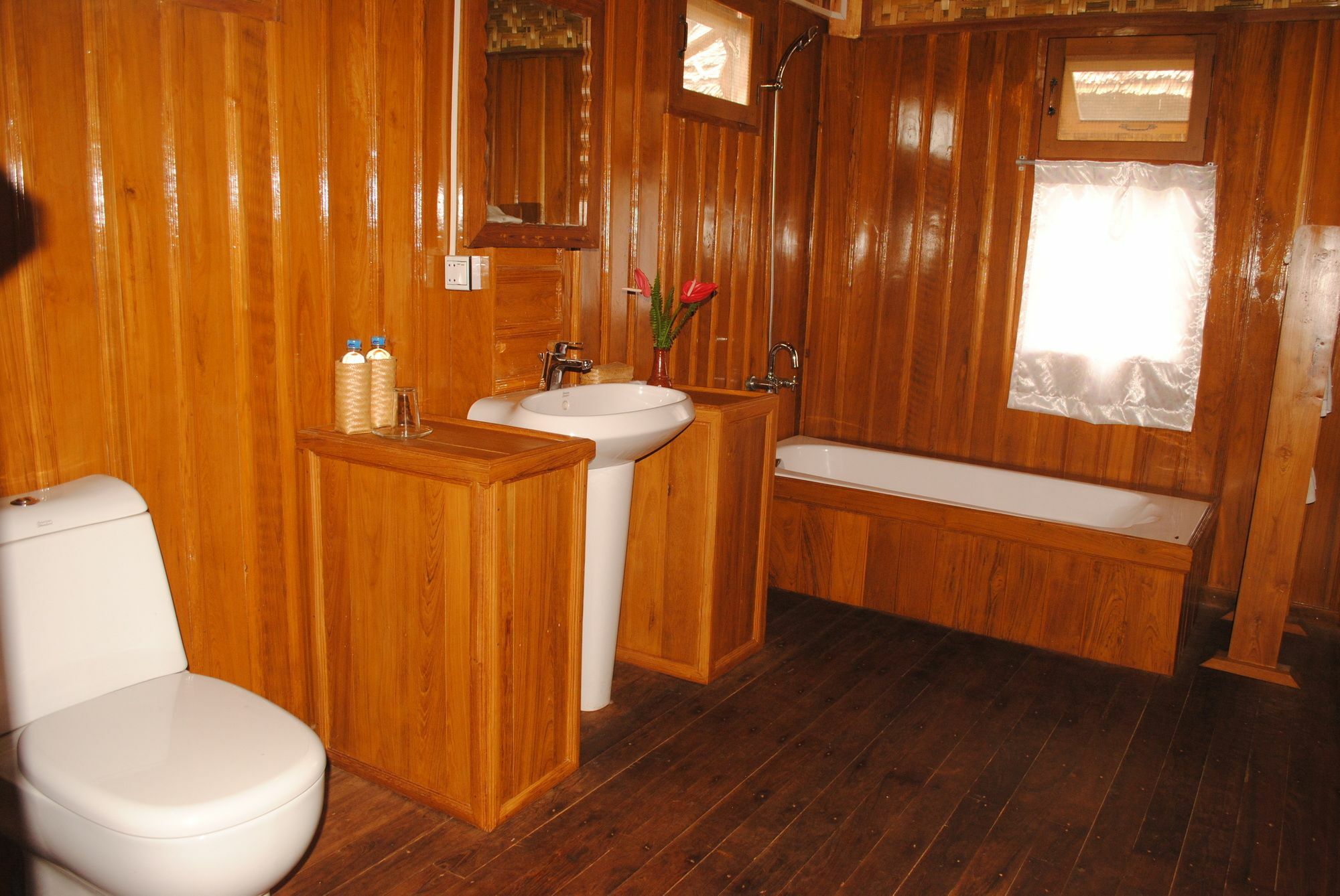 Golden Island Cottages Thale U Hotel Ywama Dış mekan fotoğraf